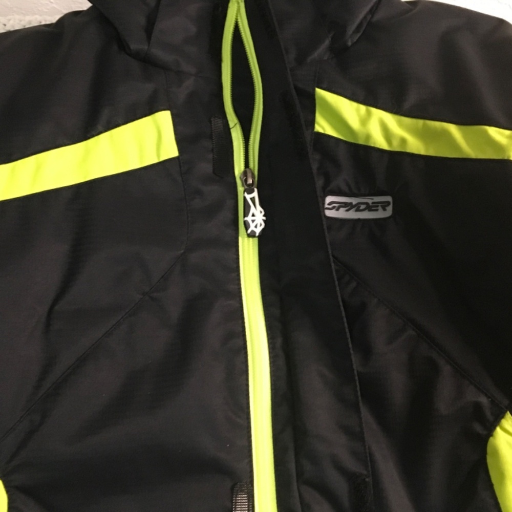 SPYDER SKI/SNOWBOARD JACKET INSIDE POCKET, TISSUE POCKET, BOYS 18